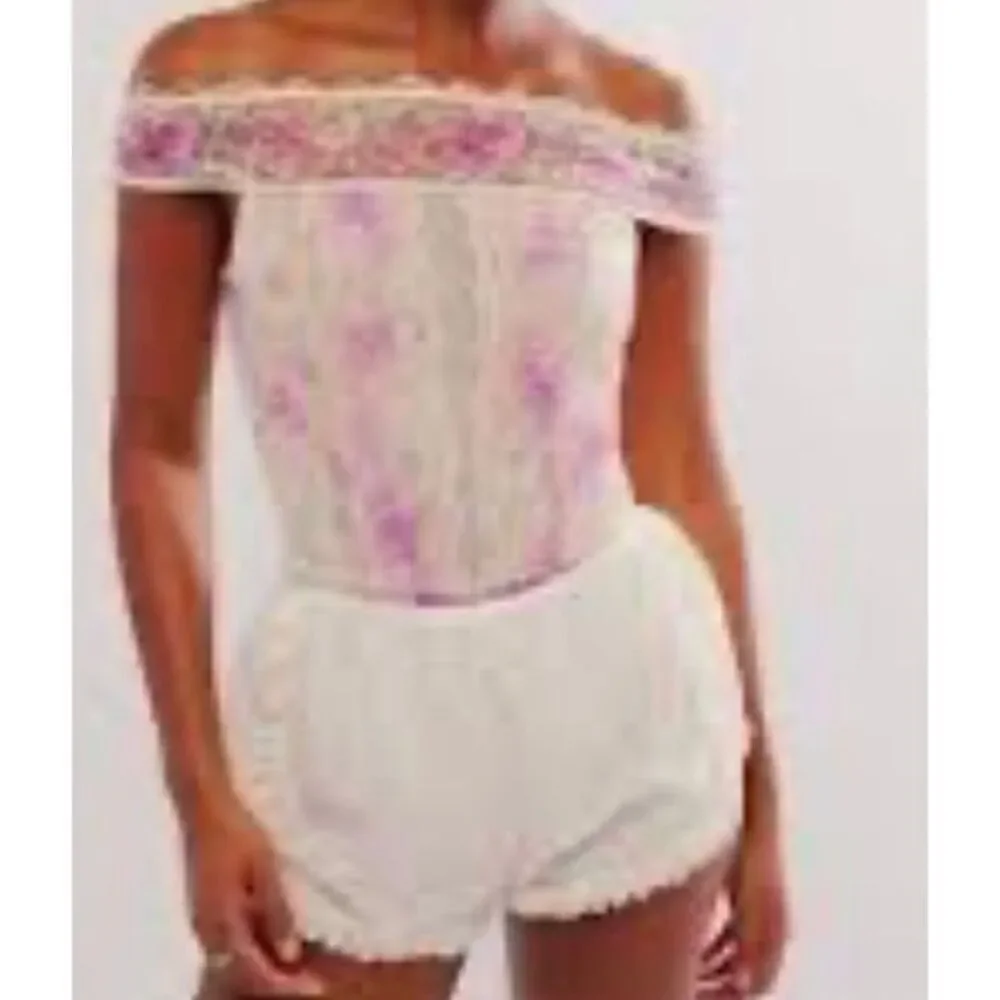 Free People Intimately Spring Combo Ivory Off Shoulder lacy Thong Lingerie Sz m
